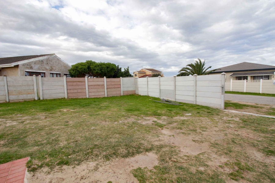 4 Bedroom Property for Sale in Wavecrest Eastern Cape